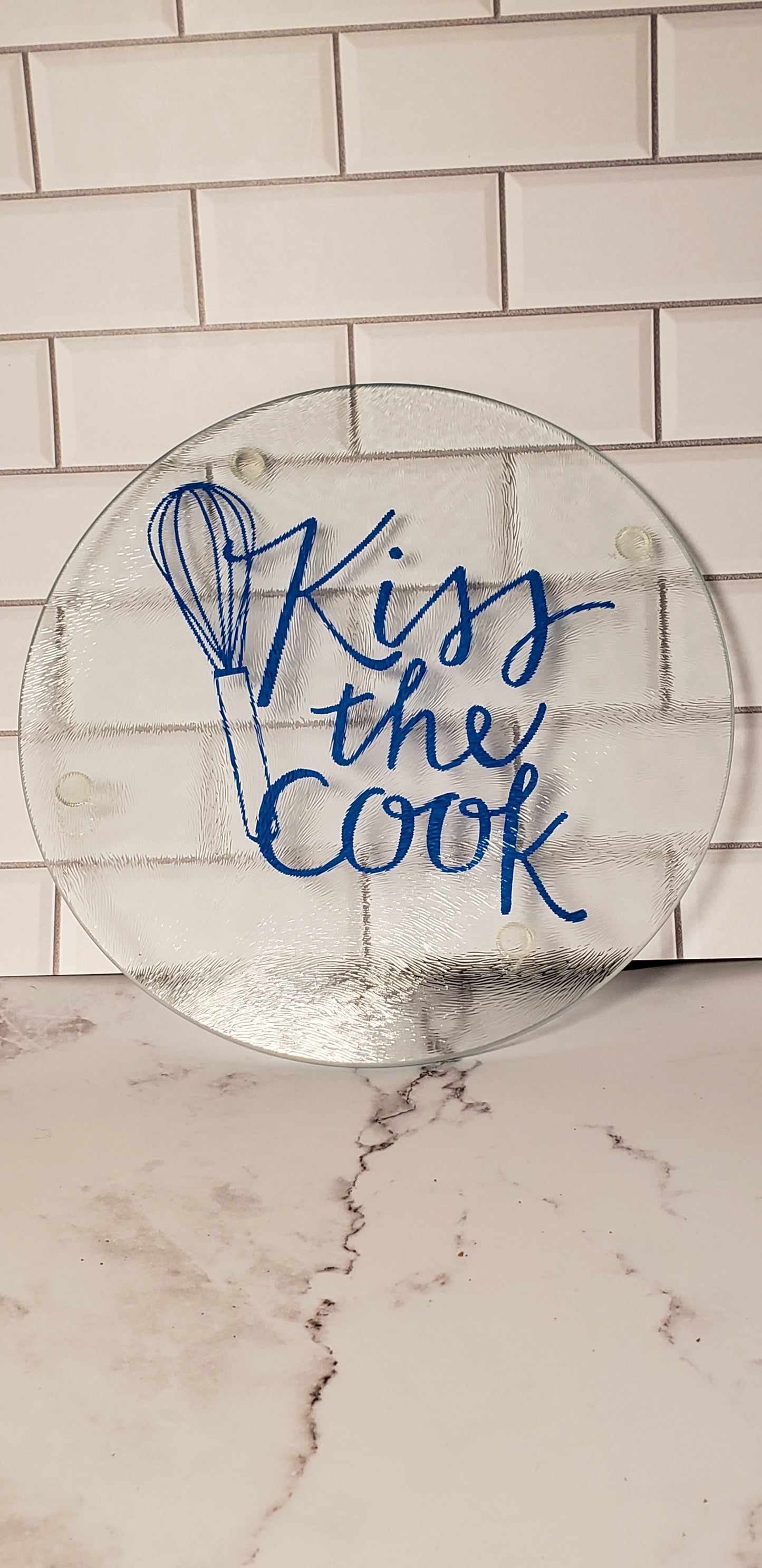 Kiss The Cook Round Glass Cutting Board