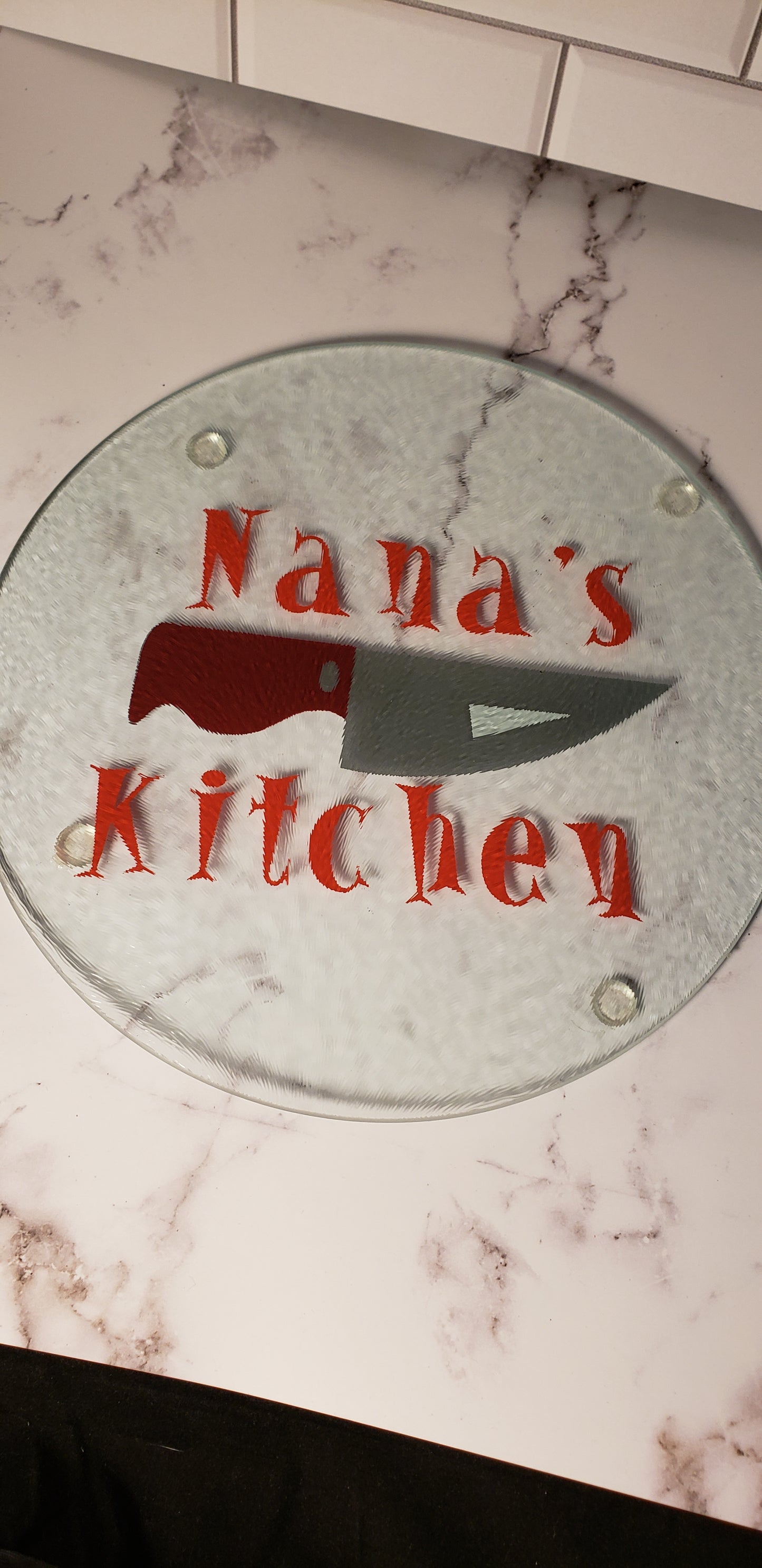 Nana's Kitchen round glass cutting board