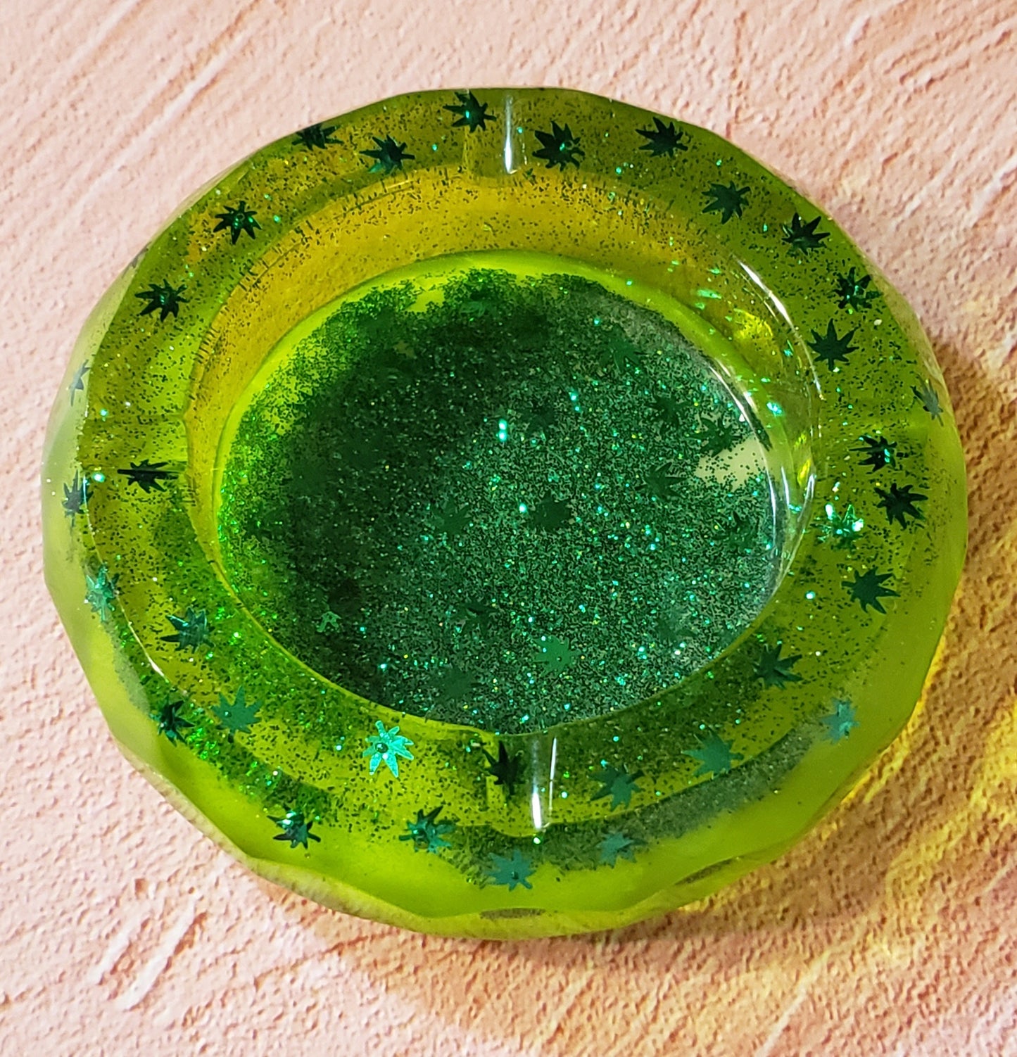 Happy Hemp Leaf Green Resin Ashtray