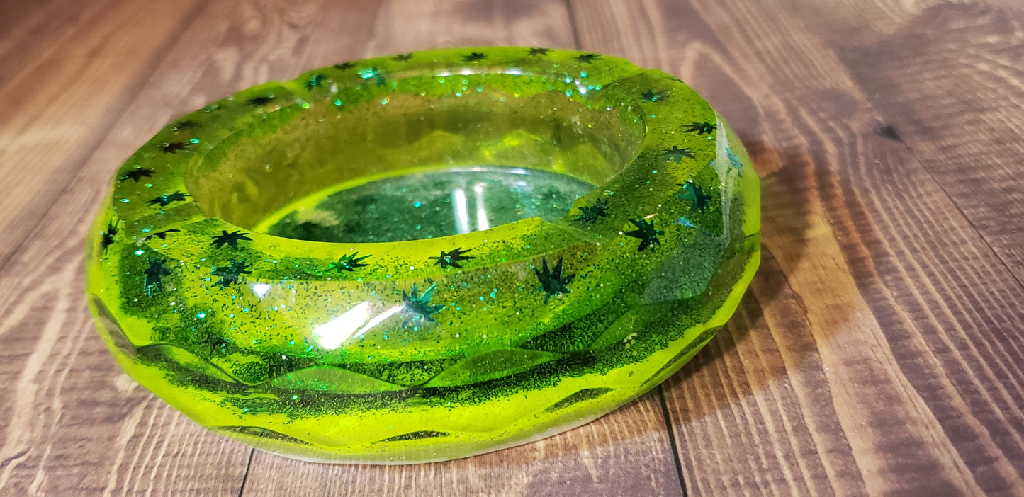 Happy Hemp Leaf Green Resin Ashtray