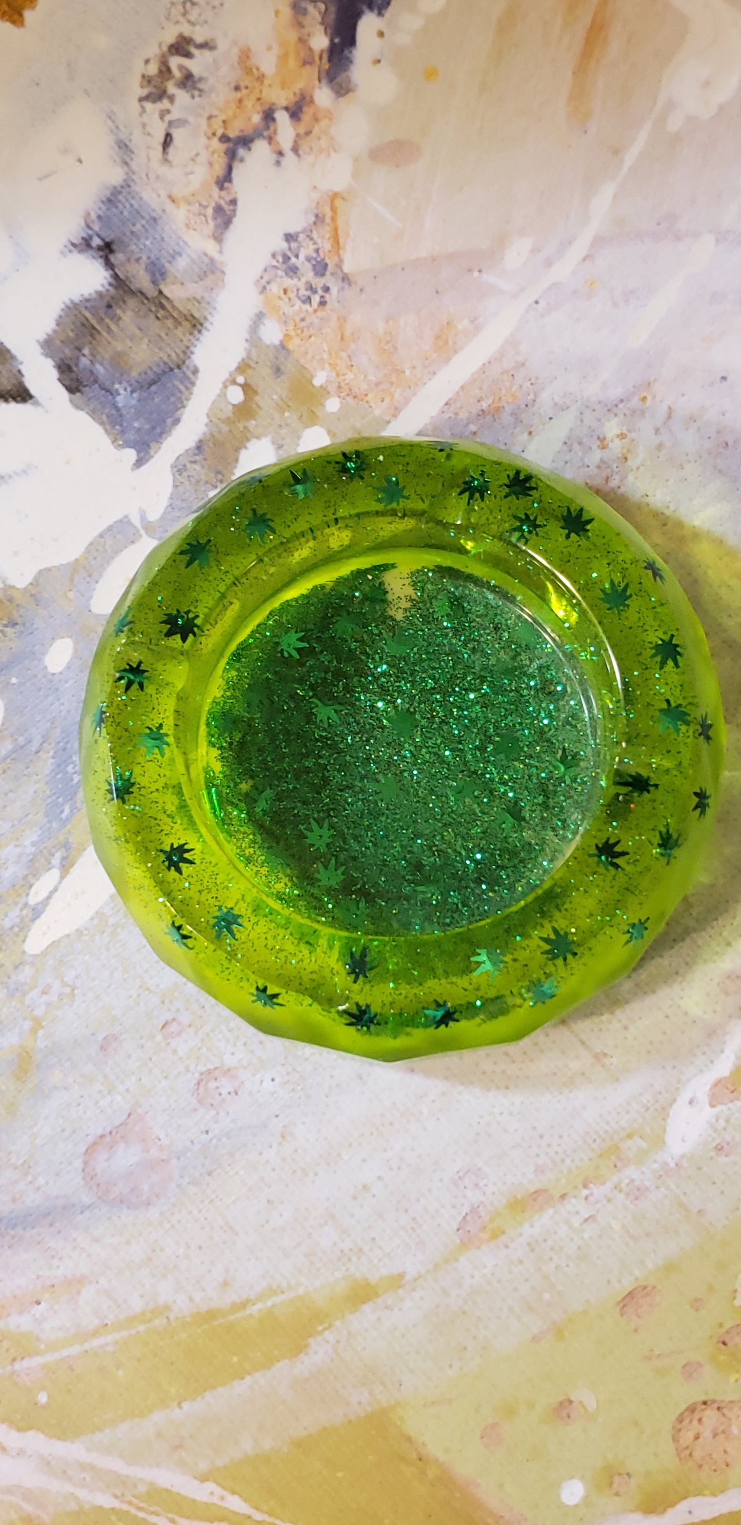 Happy Hemp Leaf Green Resin Ashtray